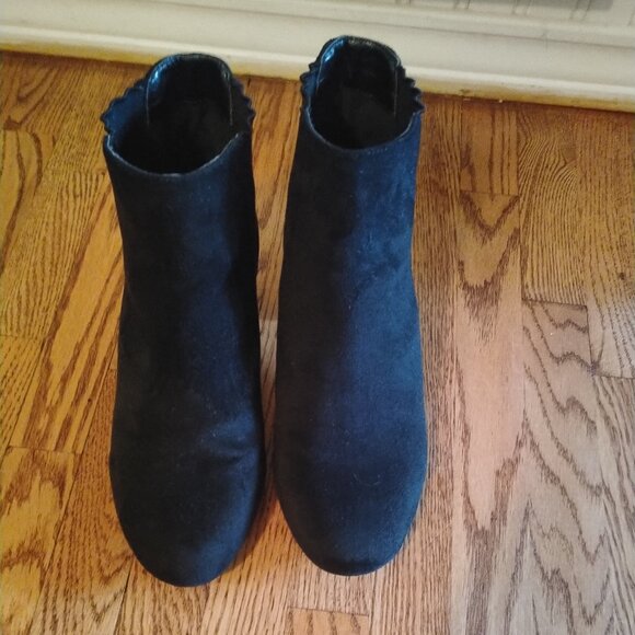 Le Chateau Vegan Suede Chunky Heel Booties - Picture 7 of 12